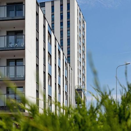 Apartment With Balcony & Parking Mogilska By Renters Prestige Краков Экстерьер фото